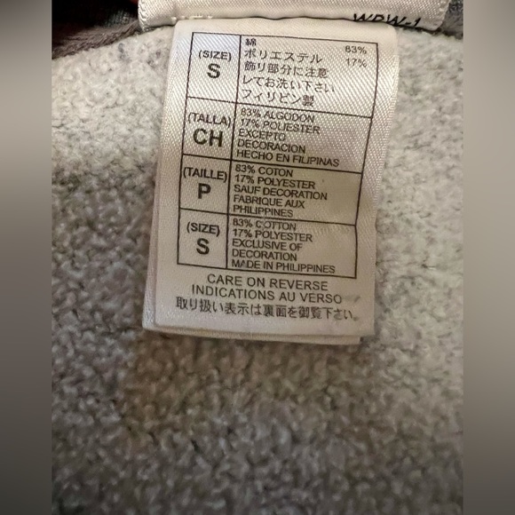 SOLD Vintage Disney World Grey Embroidered Sweatshirt - size Small - Picture 6 of 12